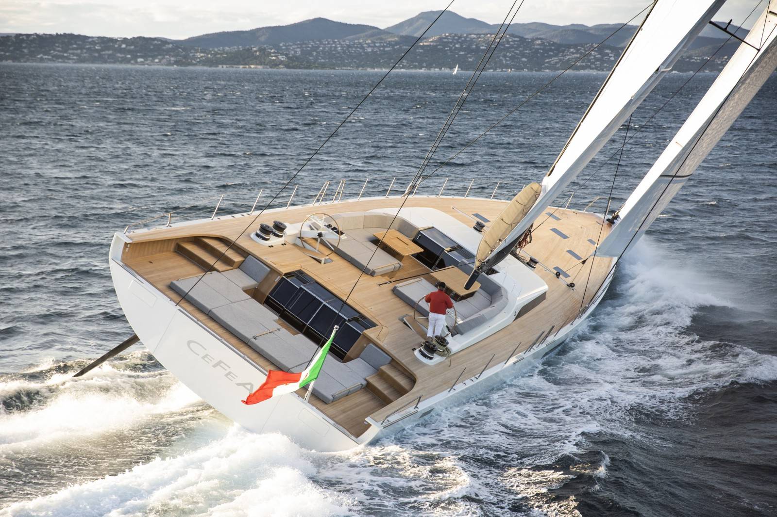 Solaris Yachts 111 RS Segelyacht kaufen Deutschland Solaris Superyacht Händler Luxury Marine