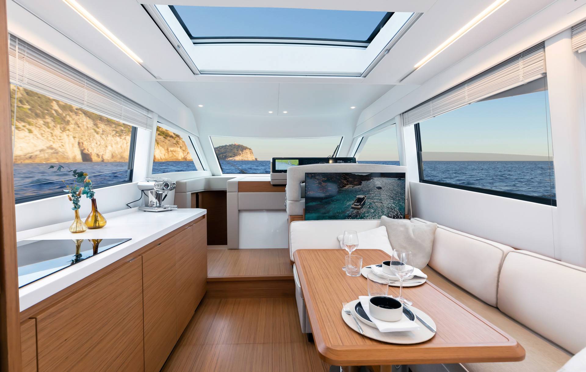 Solaris Power 52 Coupé Decklayout – Solaris Power Yacht Europa